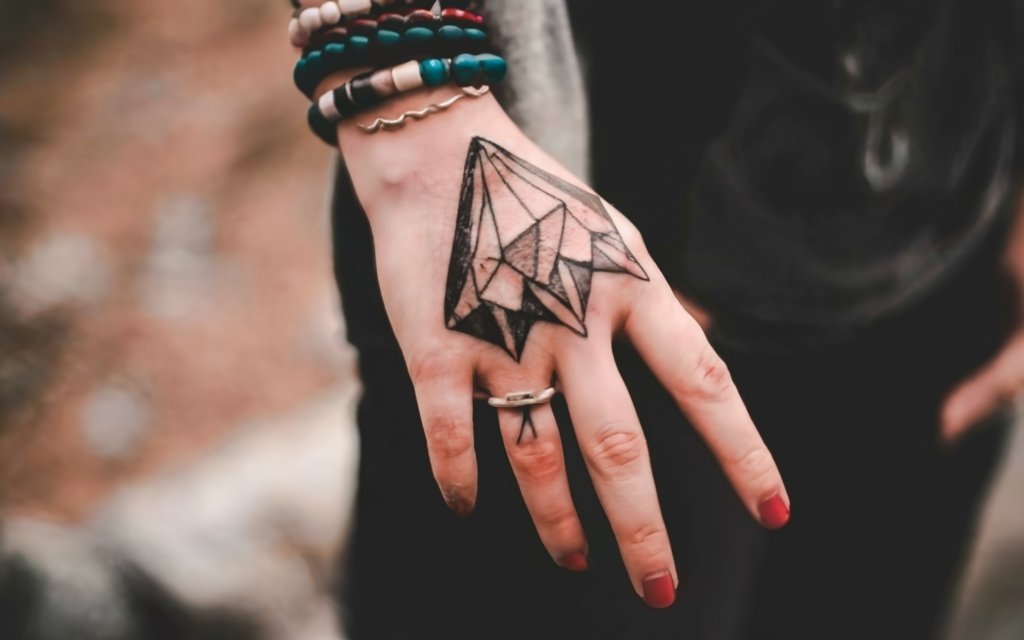 Daring Geometric Designs for ignorant tattoo styles